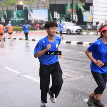 Runner Photo 7935216