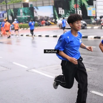 Runner Photo 7935222