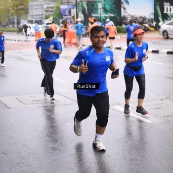 Runner Photo 7935223