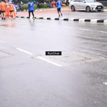 Runner Photo 7935236
