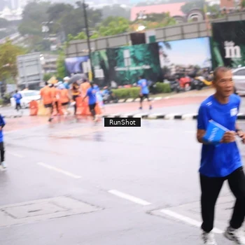 Runner Photo 7935244
