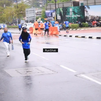 Runner Photo 7935251