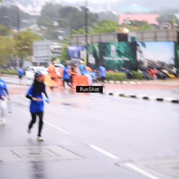 Runner Photo 7935256