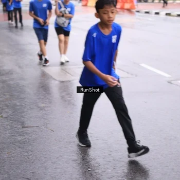 Runner Photo 7935317