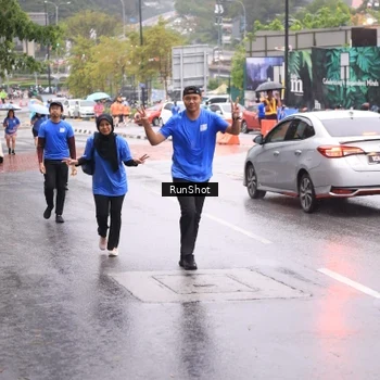 Runner Photo 7935354
