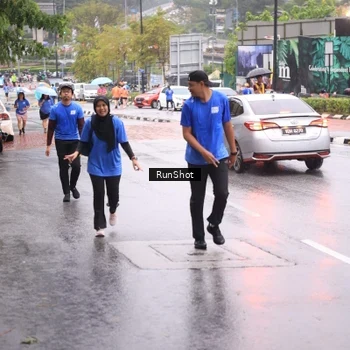 Runner Photo 7935356