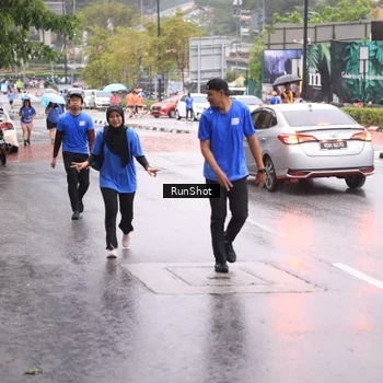 Runner Photo 7935357