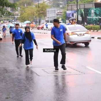 Runner Photo 7935358