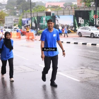 Runner Photo 7935381