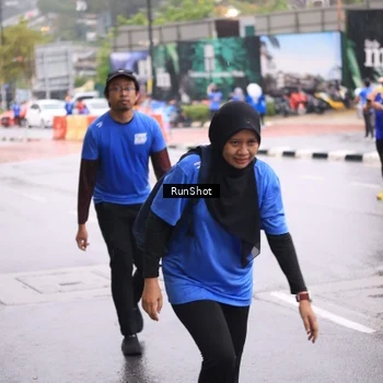 Runner Photo 7935400