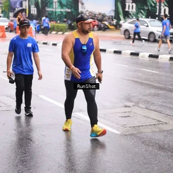 Runner Photo 7935436