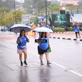 Runner Photo 7935492