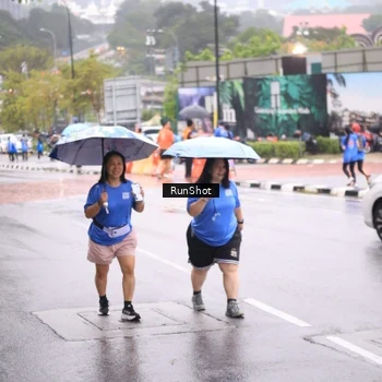 Runner Photo 7935493