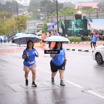 Runner Photo 7935496