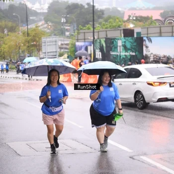 Runner Photo 7935504