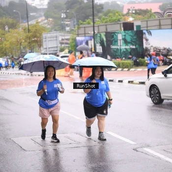 Runner Photo 7935511