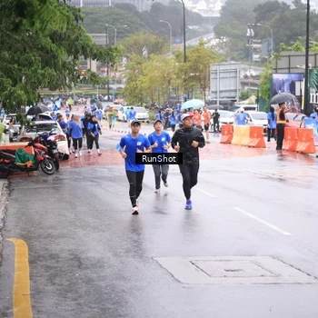 Runner Photo 7935513
