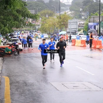 Runner Photo 7935515