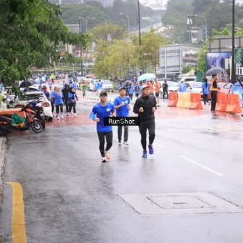 Runner Photo 7935516