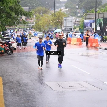 Runner Photo 7935521