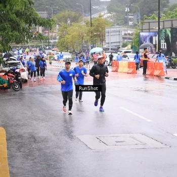 Runner Photo 7935524