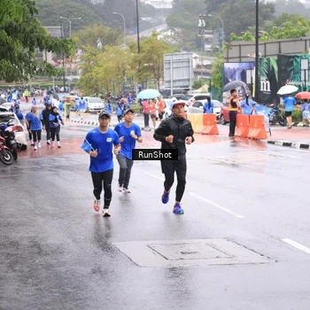 Runner Photo 7935525