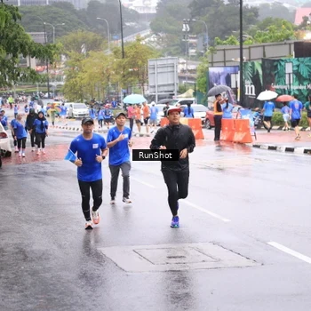 Runner Photo 7935530