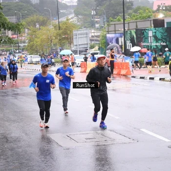 Runner Photo 7935535