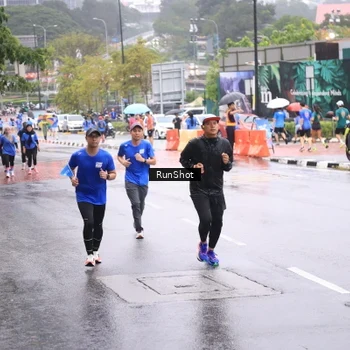 Runner Photo 7935536