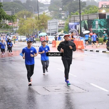 Runner Photo 7935541