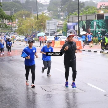 Runner Photo 7935542