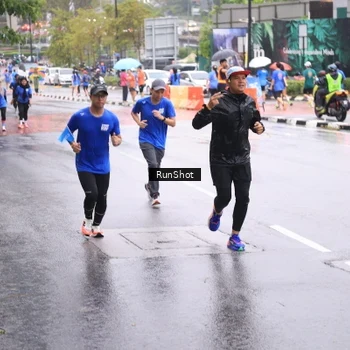 Runner Photo 7935543