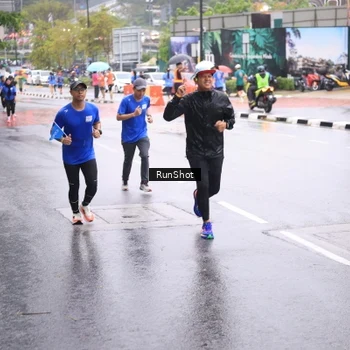 Runner Photo 7935547