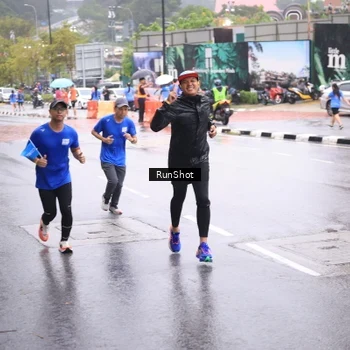 Runner Photo 7935554