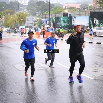 Runner Photo 7935557