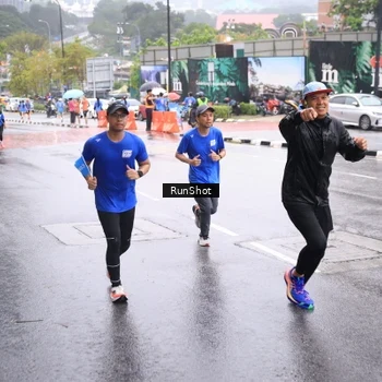 Runner Photo 7935558