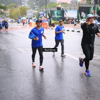 Runner Photo 7935559