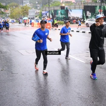 Runner Photo 7935563