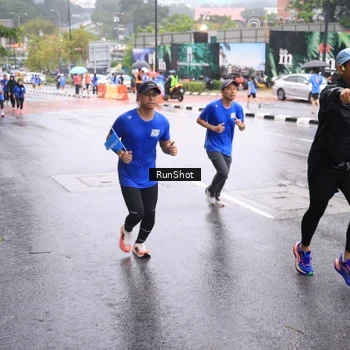 Runner Photo 7935564