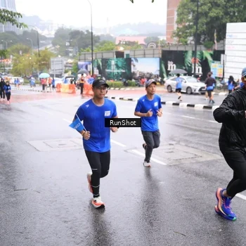 Runner Photo 7935568