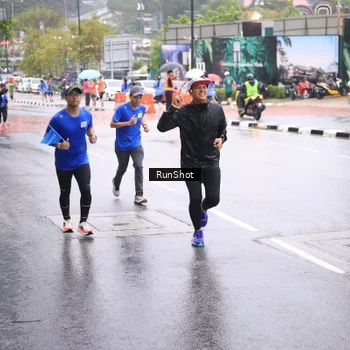 Runner Photo 7935570