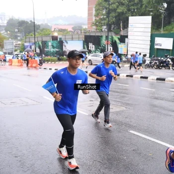 Runner Photo 7935576