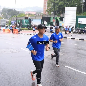 Runner Photo 7935577