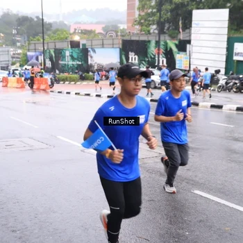 Runner Photo 7935578