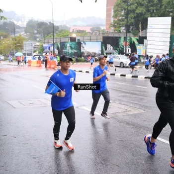 Runner Photo 7935582