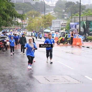 Runner Photo 7935584