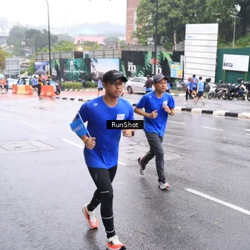 Runner Photo 7935585