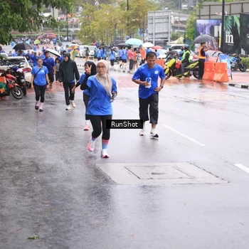Runner Photo 7935591