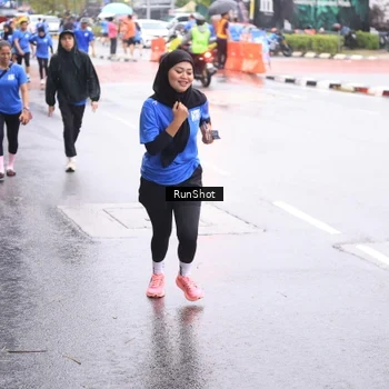 Runner Photo 7935634
