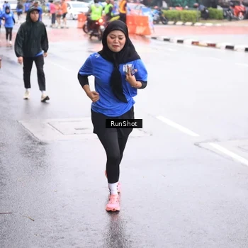 Runner Photo 7935636